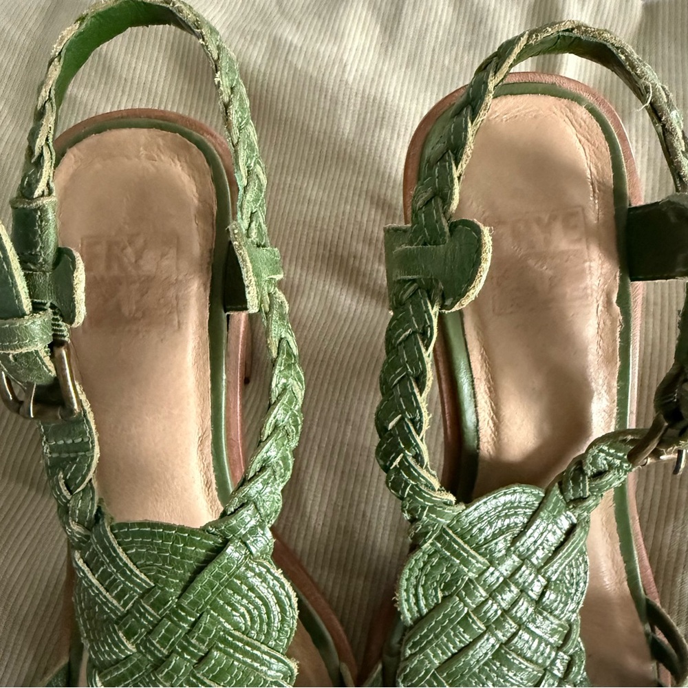 Frye Heels - Green Leather Braided with buckle and thick heel EUC Size 6.5 - Picture 10 of 10